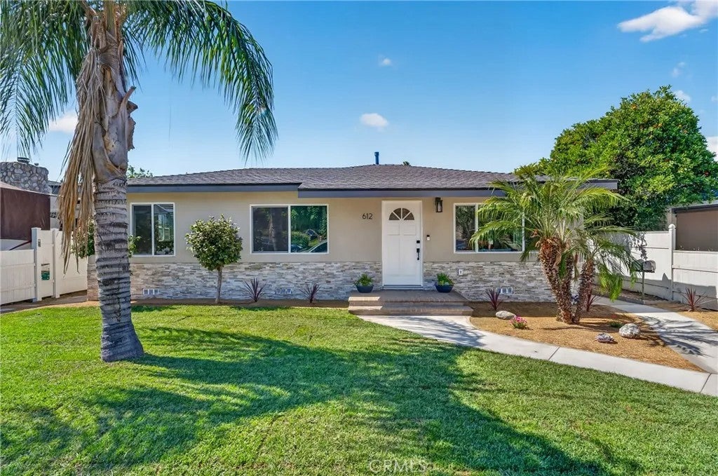 Photo of 612-614 E Colorado Boulevard, Monrovia, CA 91016 (MLS # AR26164692)