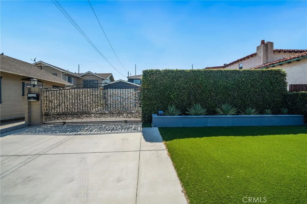1361 Prospect