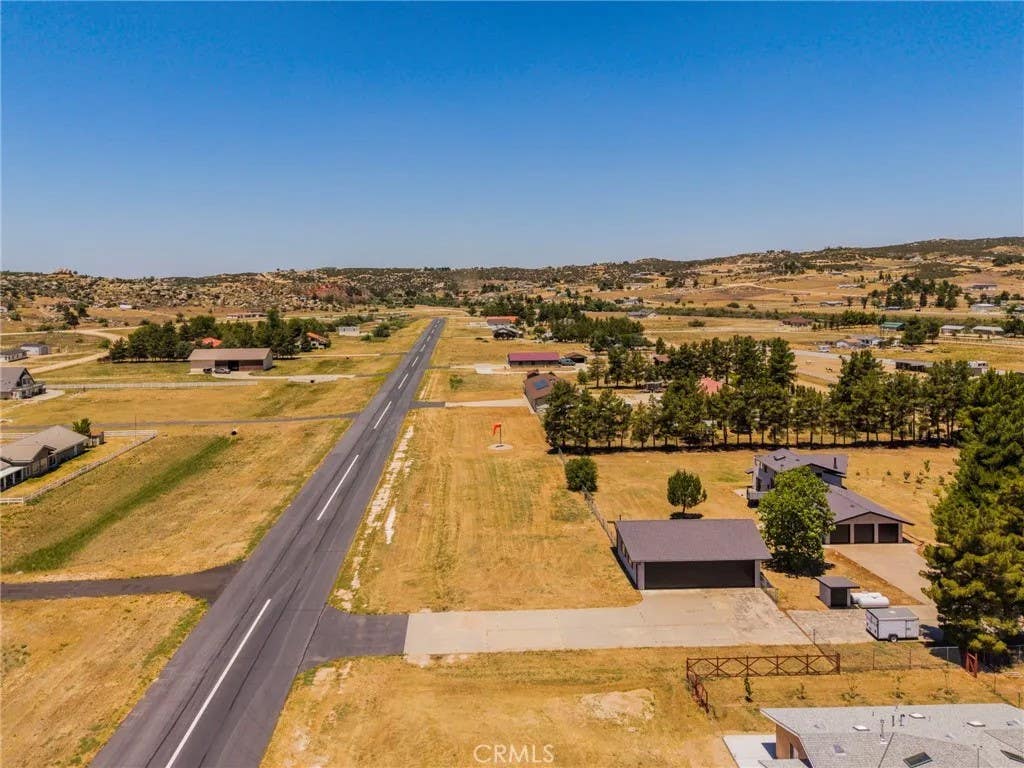 Photo of 49585 Flightline Way, Aguanga, CA 92536 (MLS # SW26117371)