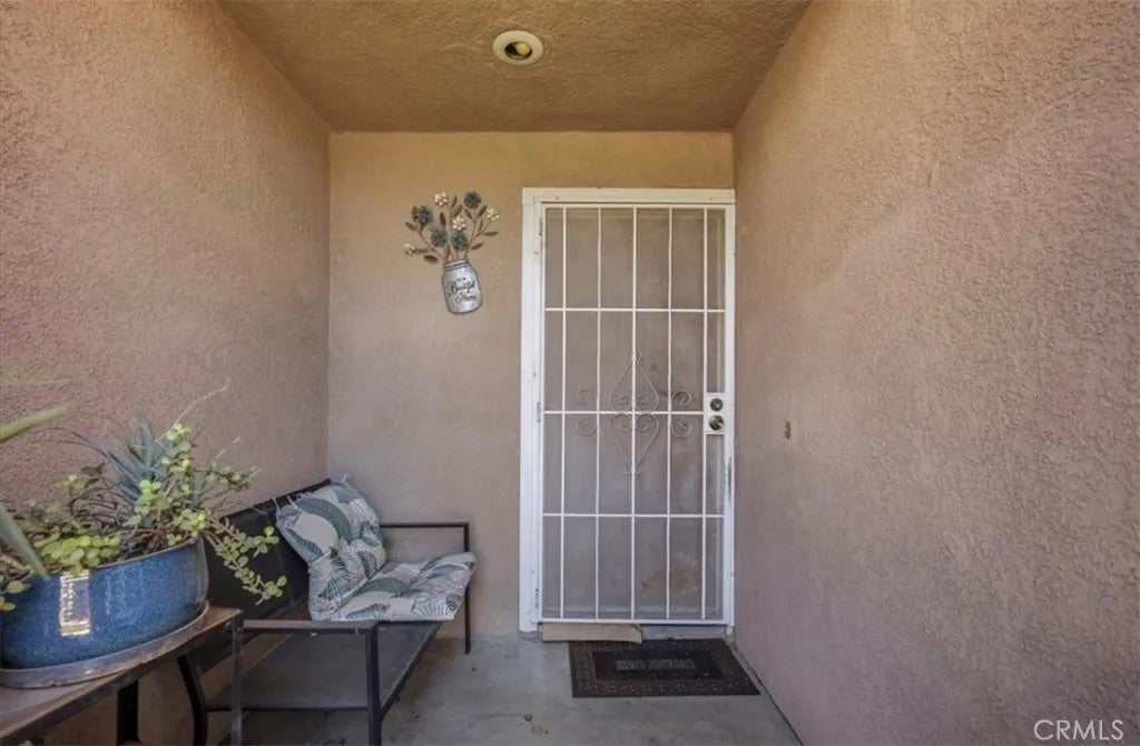 1305 Abbey Pines