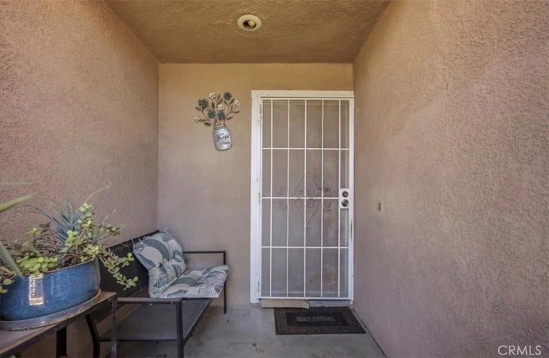 1305 Abbey Pines