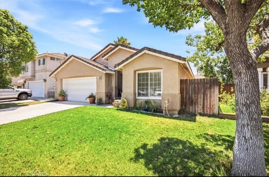 1305 Abbey Pines