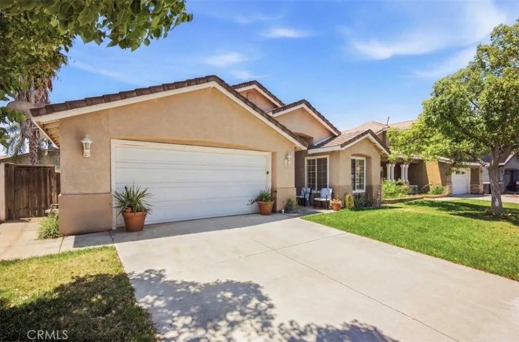 1305 Abbey Pines