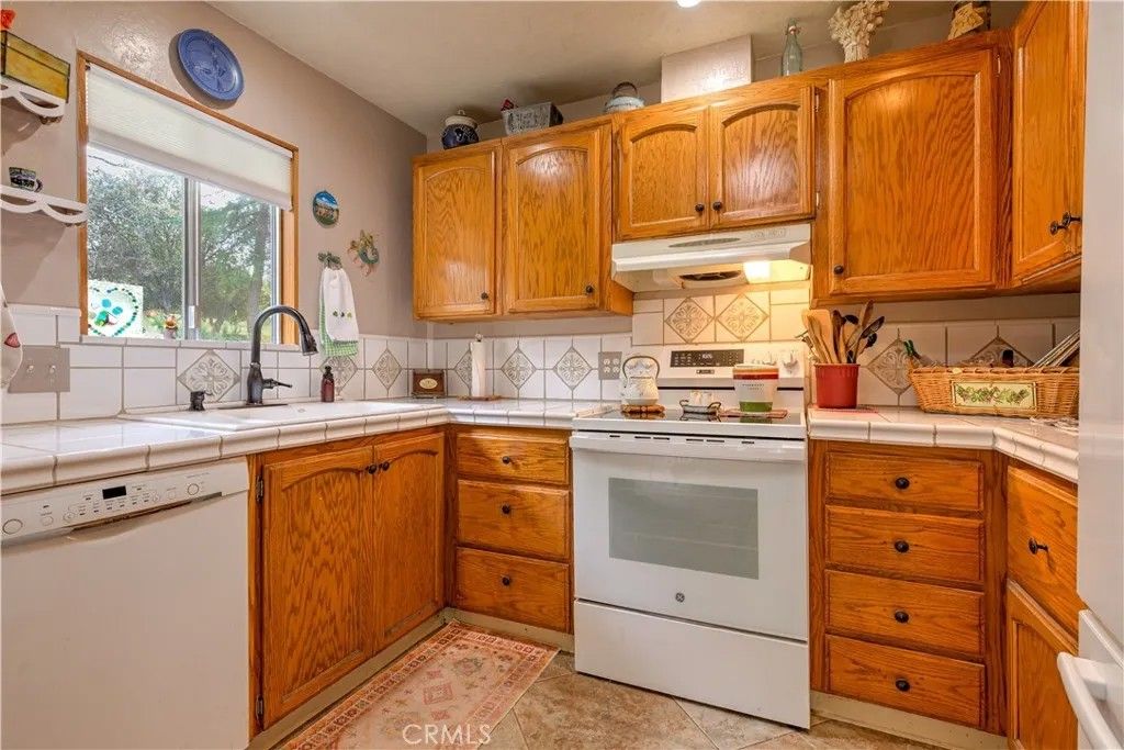 Photo of 1044 Mount Ida Rd, Oroville, CA 95966 (MLS # OR26038464)