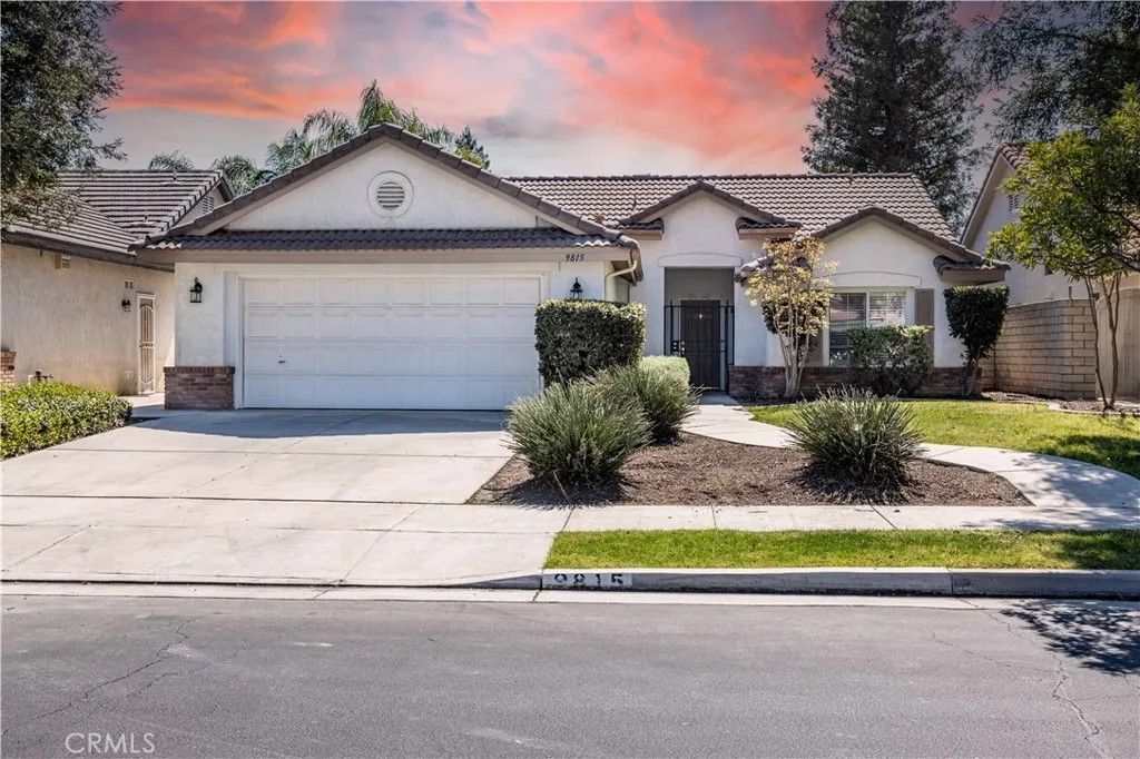 Photo of 9815 Cabbage Rose Ave, Bakersfield, CA 93311 (MLS # SR26055989)