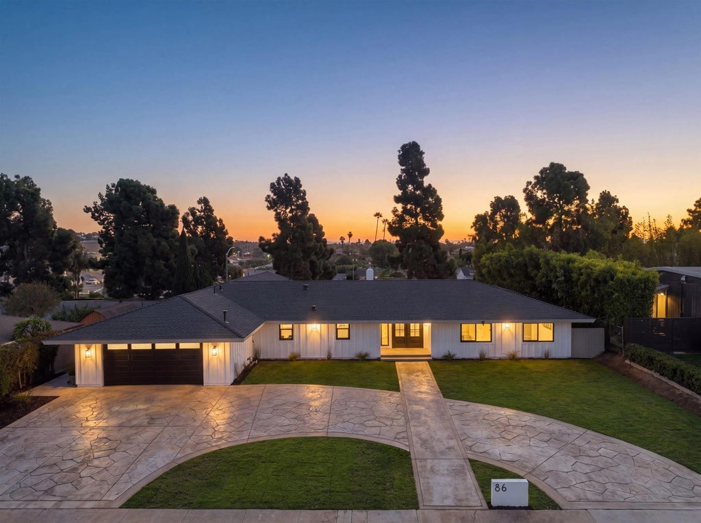 Photo of 86 Via De Laurencio, Chula Vista, CA 91910 (MLS # 260025571)