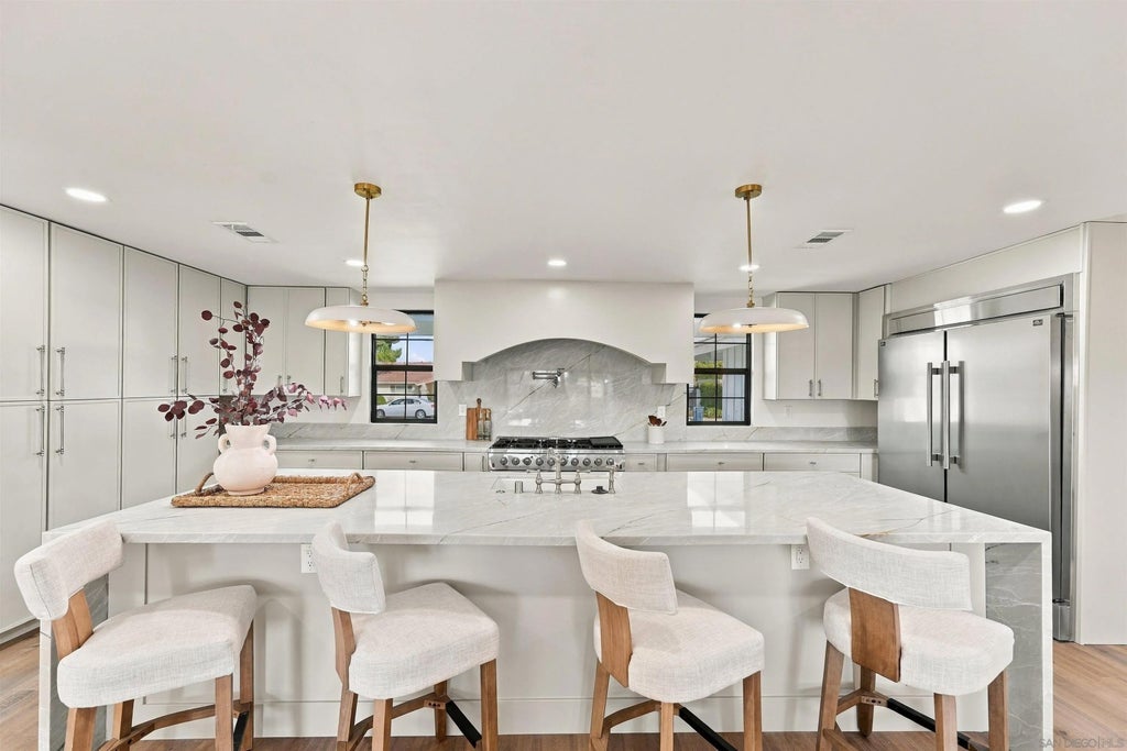 Photo of 86 Via De Laurencio, Chula Vista, CA 91910 (MLS # 260025571)