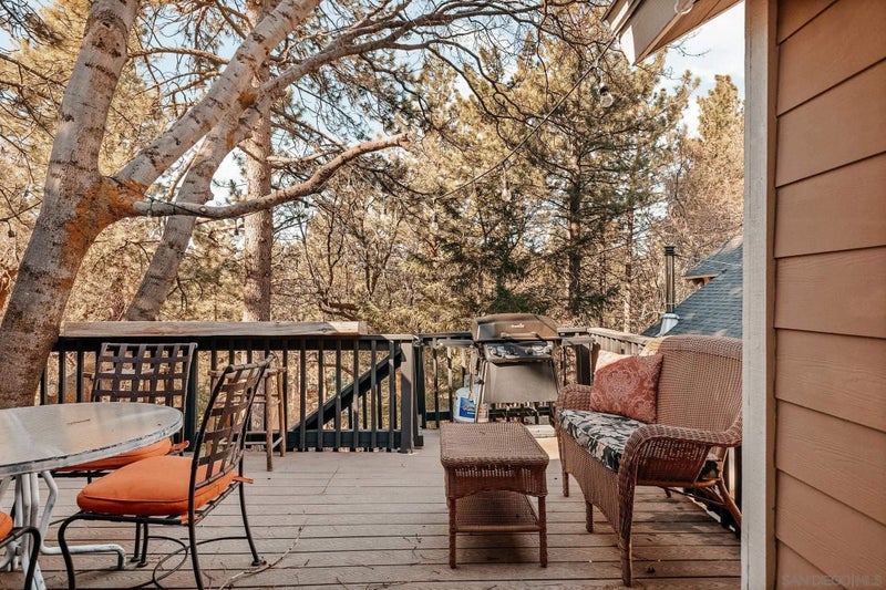 590 Oak Knoll Circle