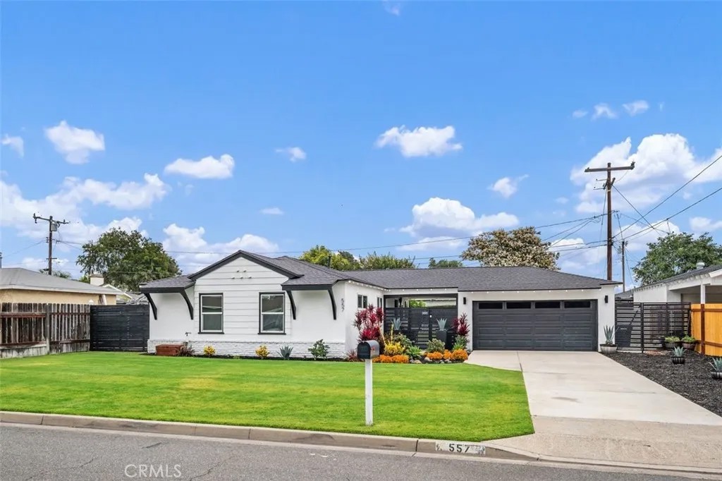 557 S Rosalind