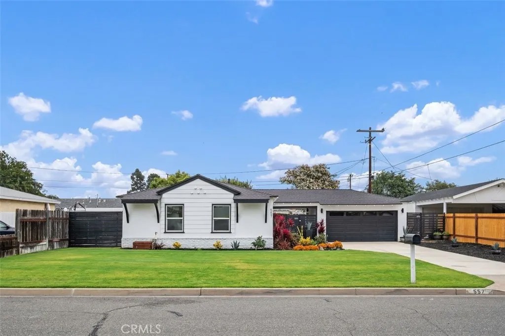 557 S Rosalind
