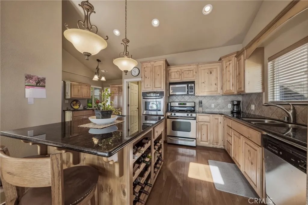 3790 Lakeshore Boulevard