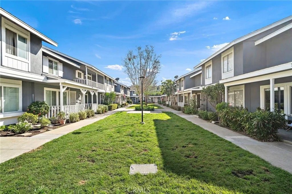 Photo of 2404 Niagara Way, Costa Mesa, CA 92626 (MLS # PW26044656)