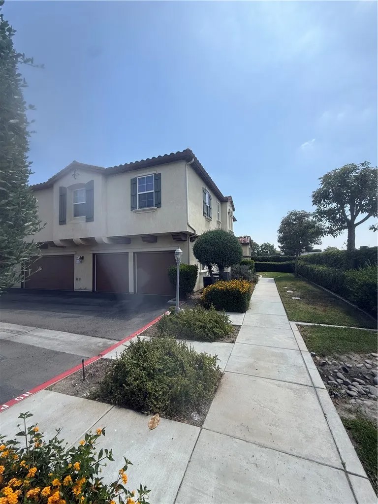 2750 E Oak Hill 21