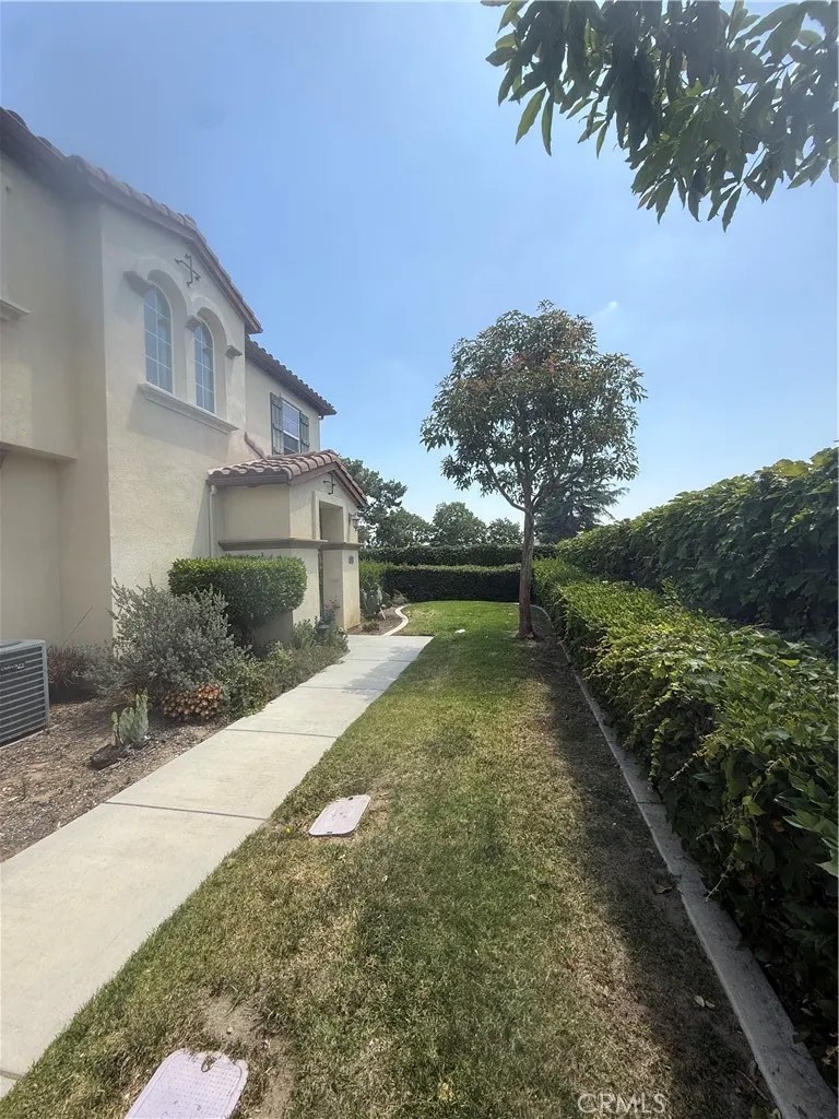 2750 E Oak Hill 21