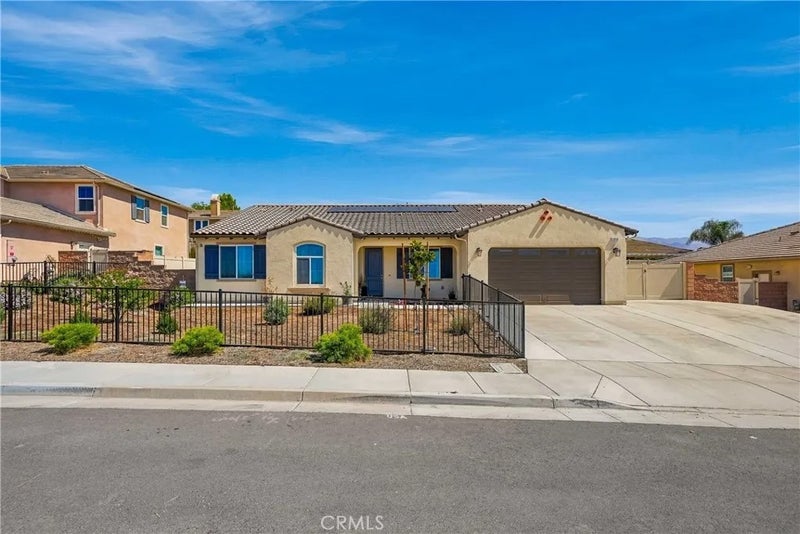 1560 Foothill