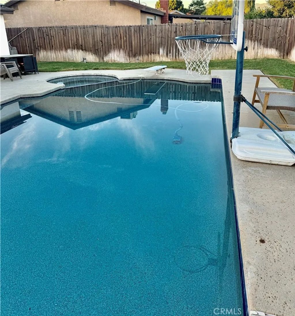 Photo of 731 S Glenwood Ave, Rialto, CA 92376 (MLS # IV25277152)