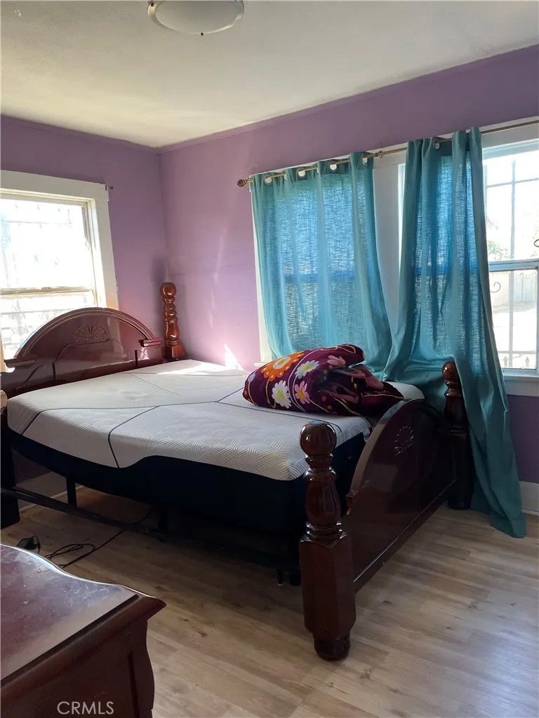 2112 W 57th