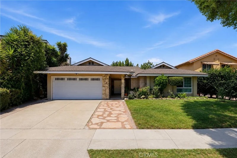 2542 N Pacific