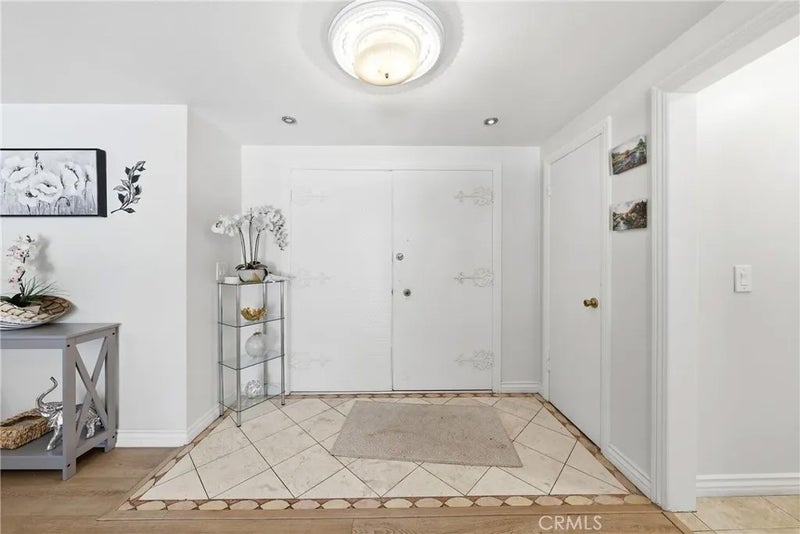 2542 N Pacific