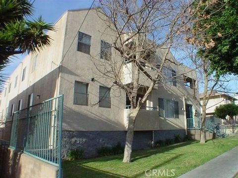 Photo of 215 E Hyde Park, Inglewood, CA 90302 (MLS # SB26140573)