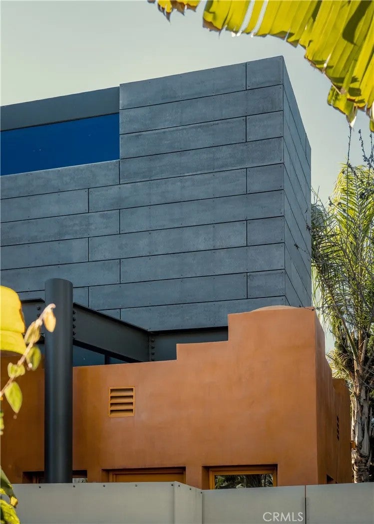 542 Altair Place