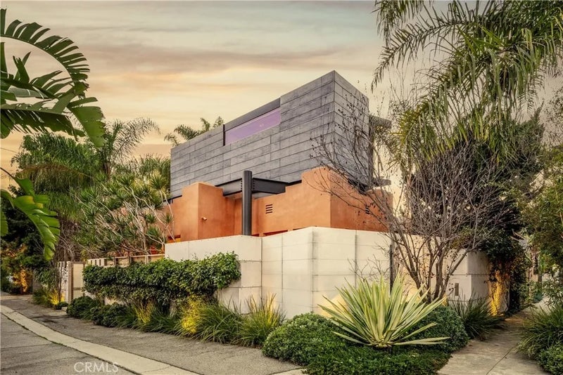 542 Altair Place