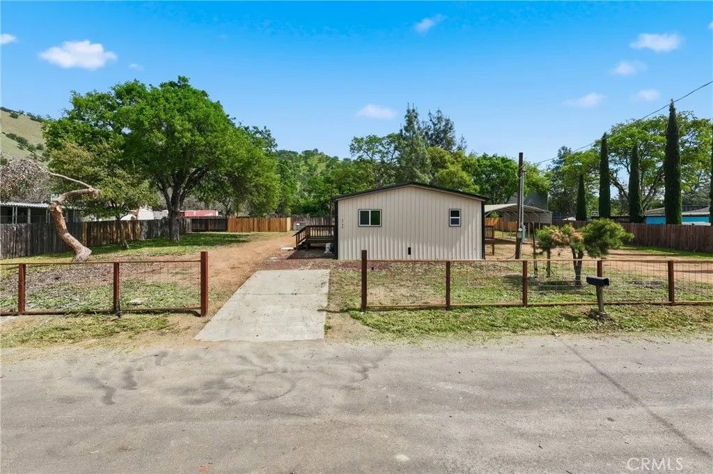 Photo of 2796 8th Street, Clearlake, CA 95422 (MLS # LC26067445)