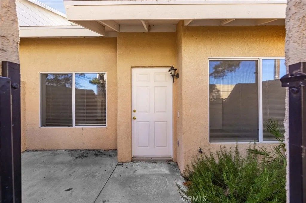Photo of 39237 10th St #C, Palmdale, CA 93551 (MLS # PF26009424)