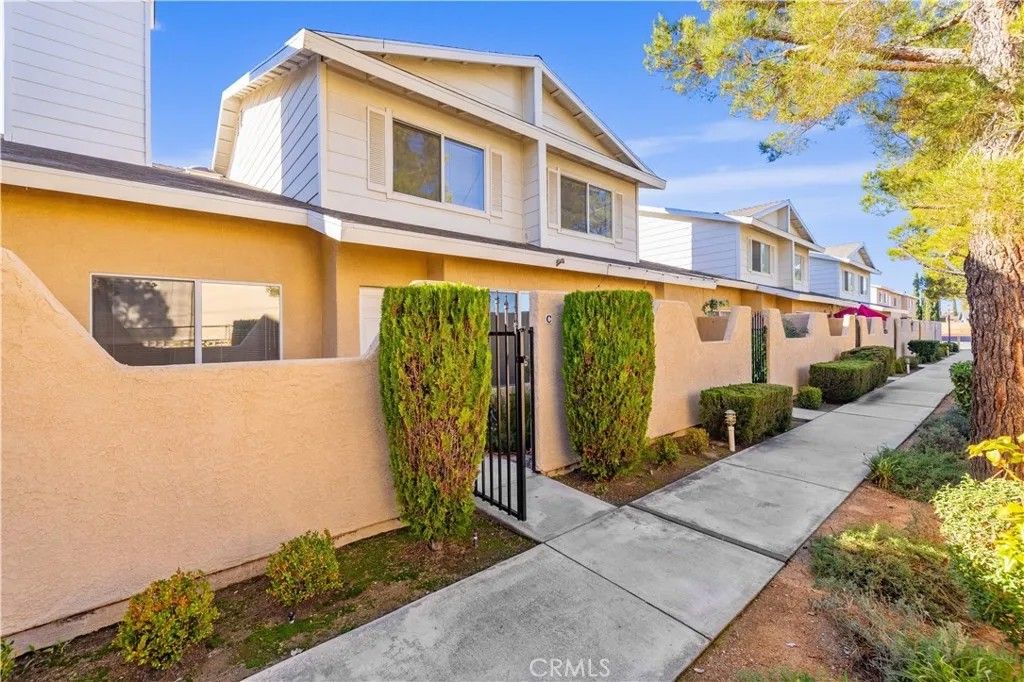 Photo of 39237 10th St #C, Palmdale, CA 93551 (MLS # PF26009424)