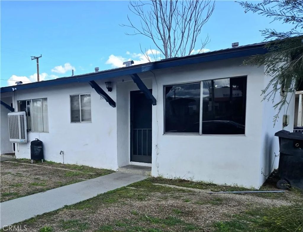 Photo of 981 W Kimball Avenue, Hemet, CA 92543 (MLS # CV26037934)