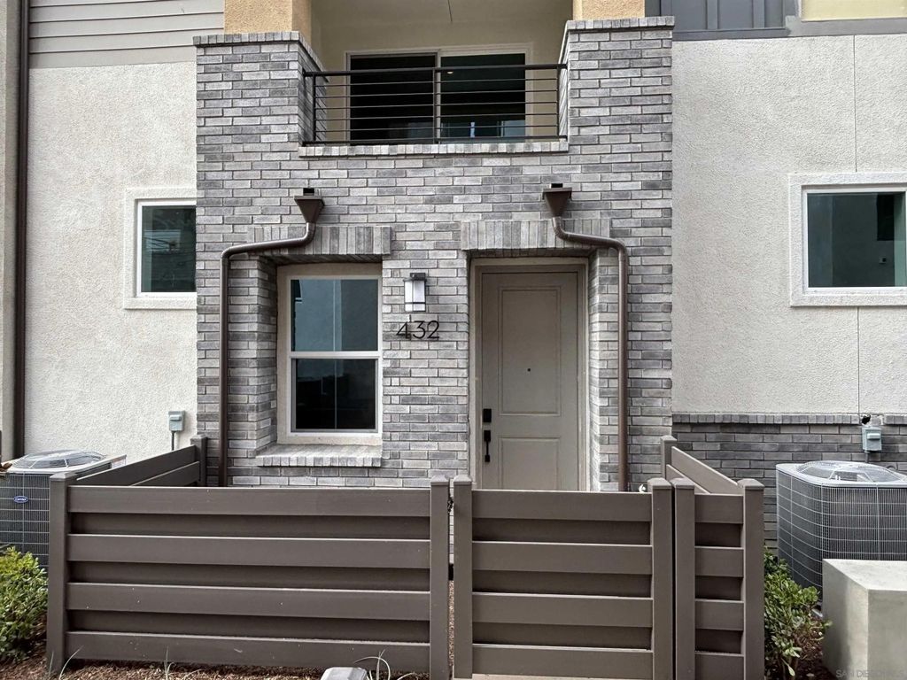 Photo of 432 Caliper Way, San Marcos, CA 92078 (MLS # 2600007)