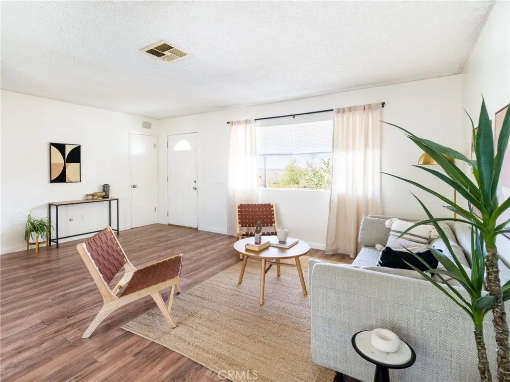 60485 Latham Trail