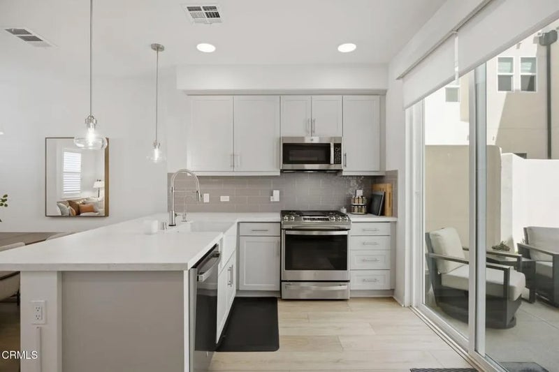 1230 E Thompson Boulevard 103