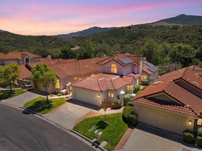 2262 Vista Valley Lane