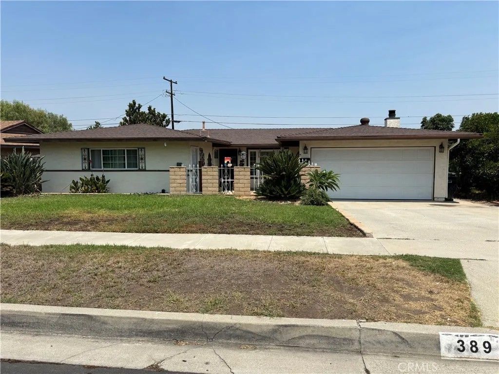 Photo of 389 E Rancho Road, Corona, CA 92879 (MLS # MB25216532)