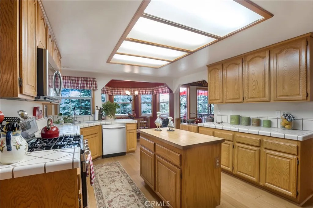 615 San Benito