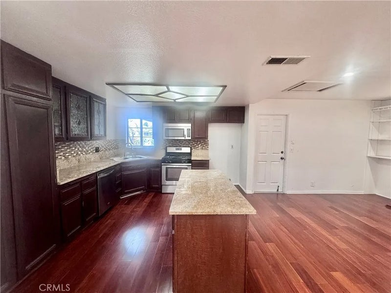 201 S Brookside Court