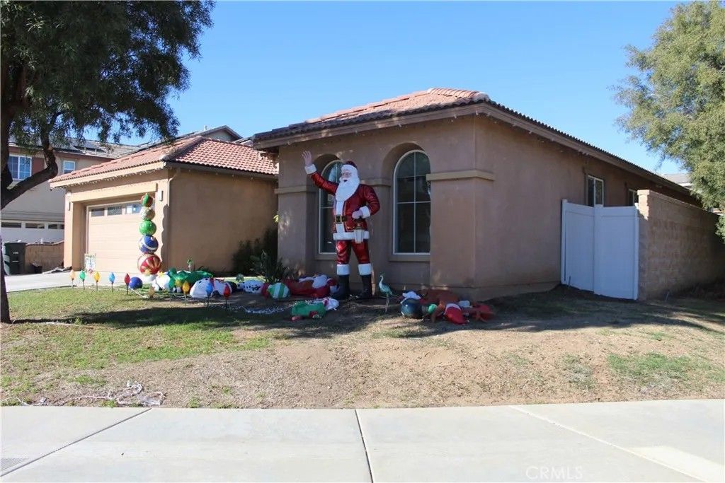 Photo of 1382 Sunset Ave, Perris, CA 92571 (MLS # CV25273723)