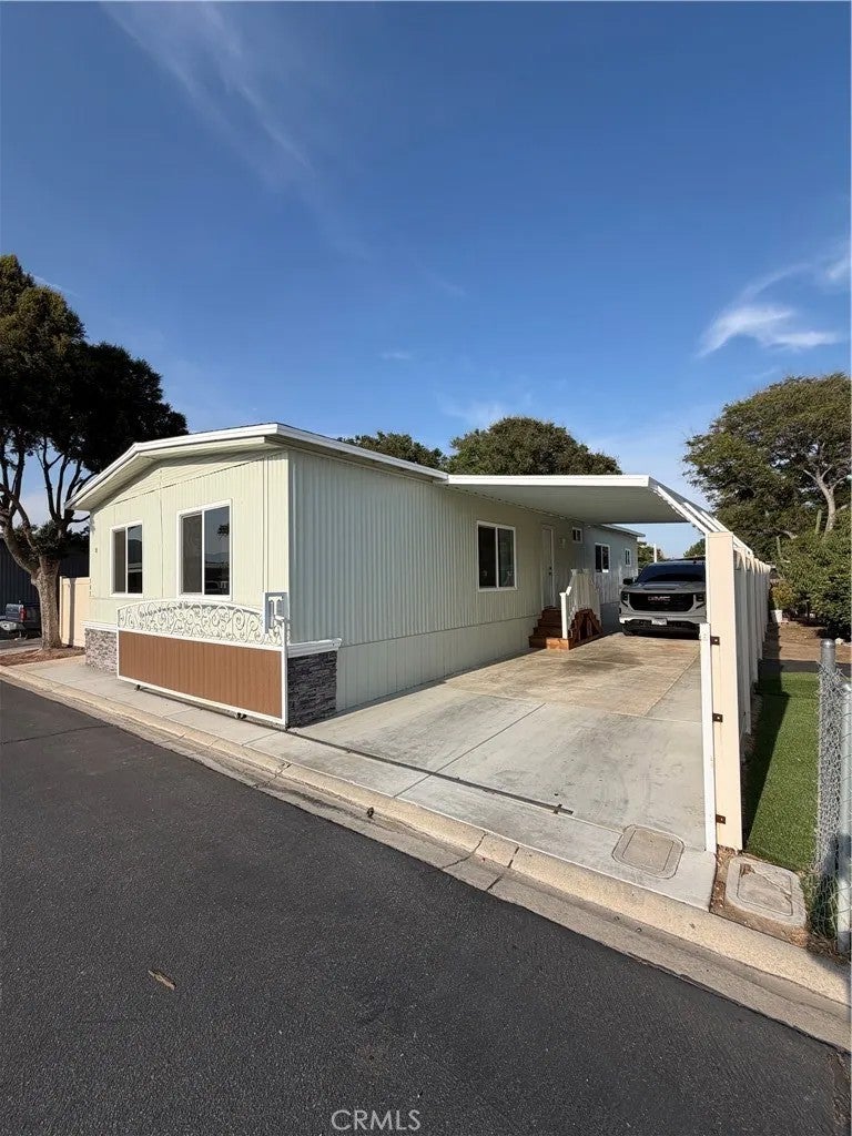 Photo of 3825 crestmore Rd #303, Riverside, CA 92509 (MLS # IV26175132)