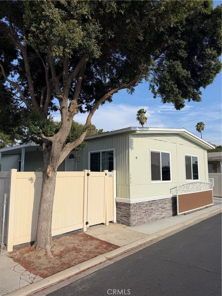 Photo of 3825 crestmore Rd #303, Riverside, CA 92509 (MLS # IV26175132)