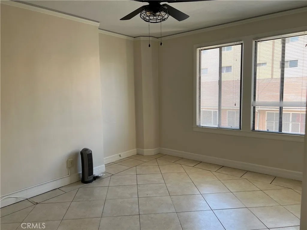 315 W 3rd 212