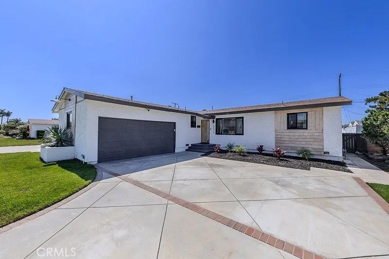 6072 Mahogany Ave