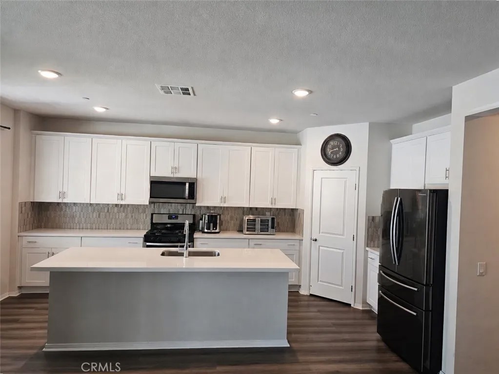 9439 Jurupa