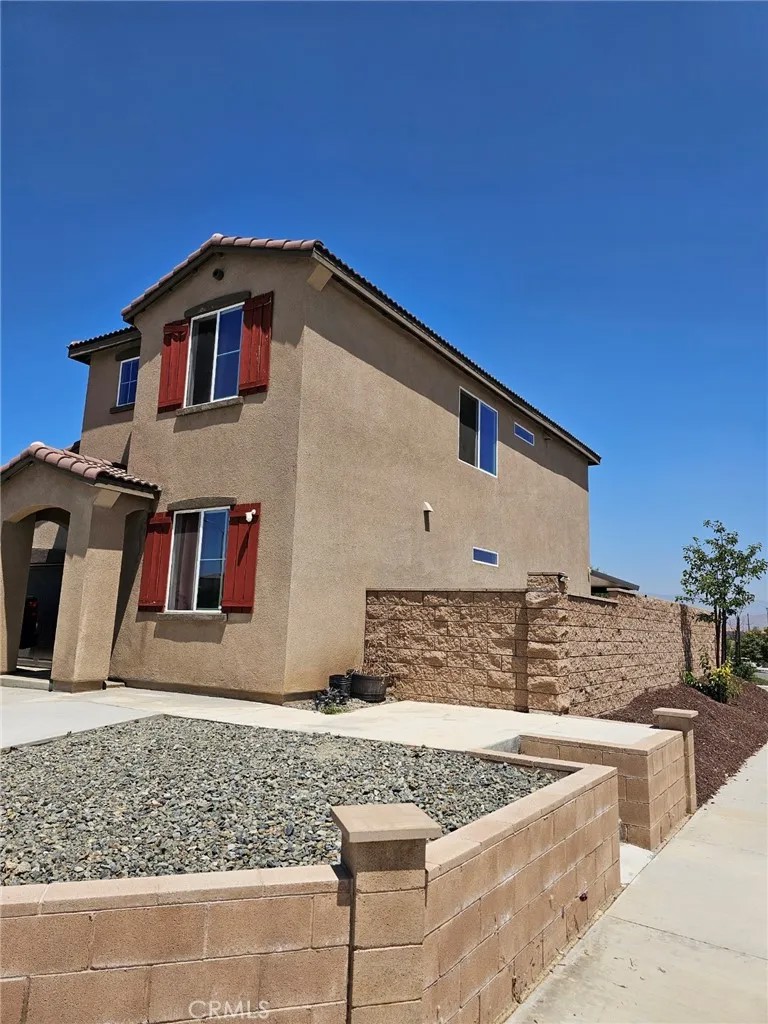 9439 Jurupa