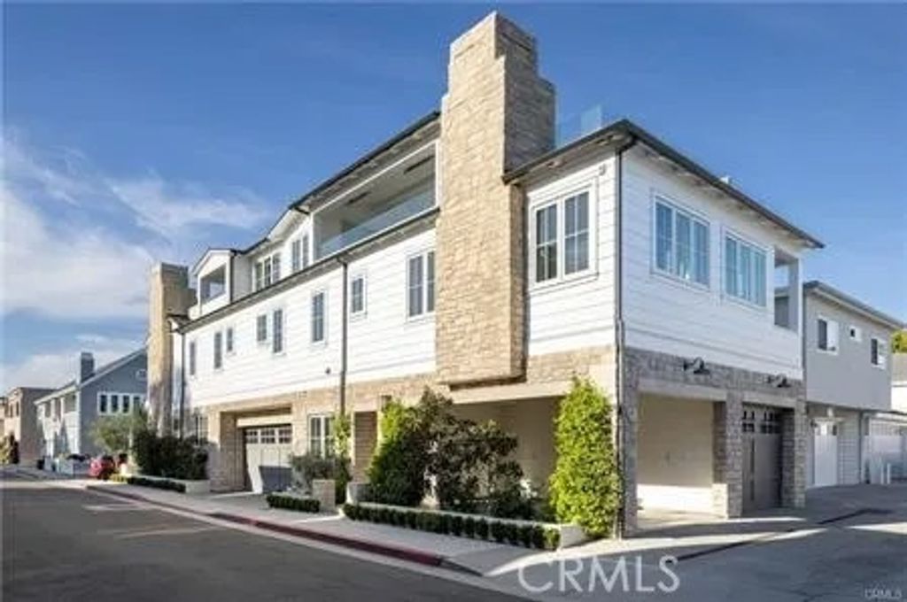 Photo of 400 40th Street, Newport Beach, CA 92663 (MLS # NP26062403)