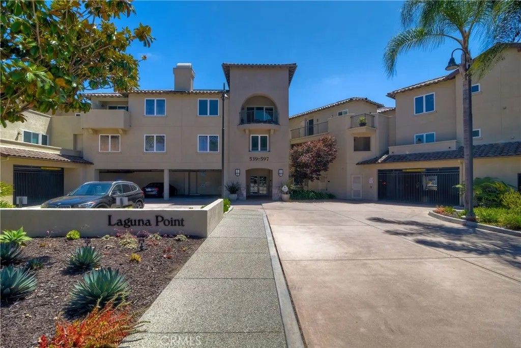 Photo of 543 LAGUNA Drive, Carlsbad, CA 92008 (MLS # OC25164374)
