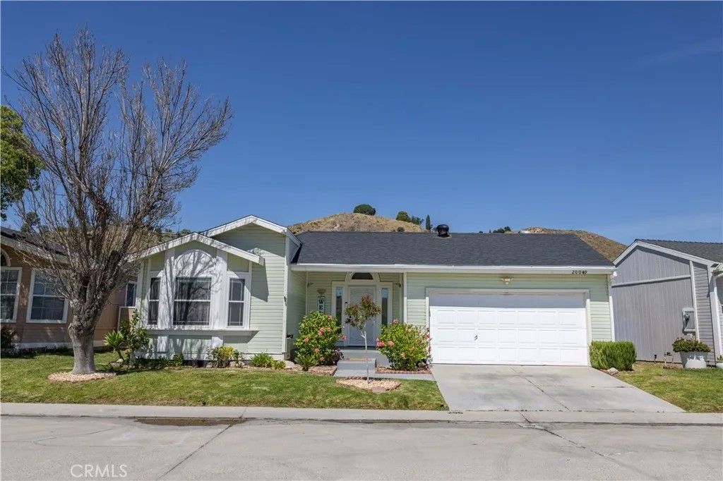 Photo of 20049 Canyon View, Canyon Country, CA 91351 (MLS # SR26075010)