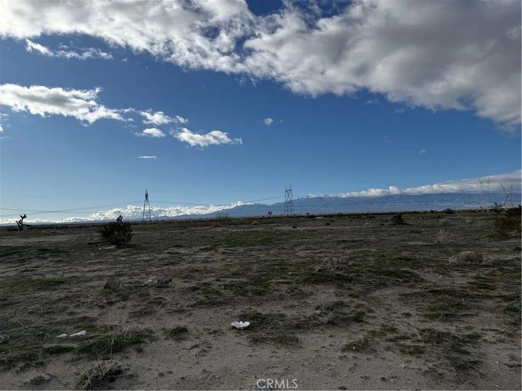 Photo of 0 Sandstone St, Phelan, CA 92371 (MLS # CV26006132)