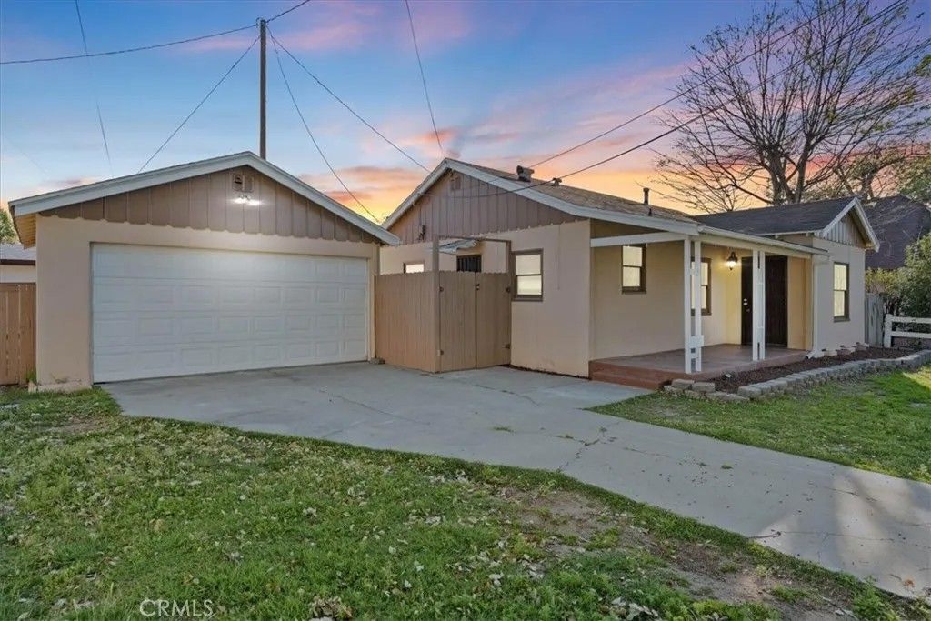 Photo of 607 W Marshall Blvd, San Bernardino, CA 92405 (MLS # IV26044767)