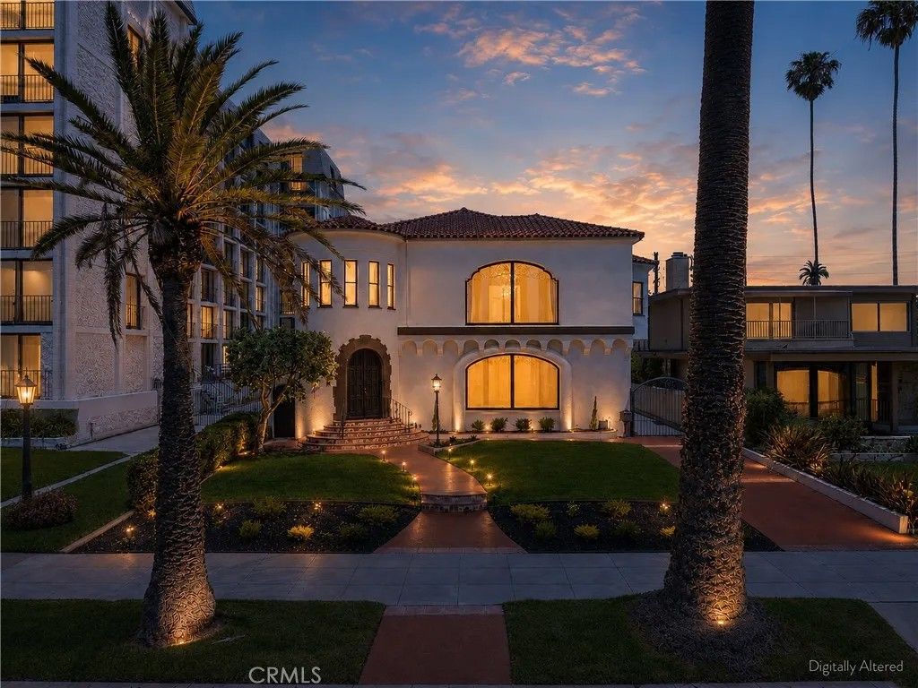 Photo of 2625 East Ocean Boulevard, Long Beach, CA 90803 (MLS # PW26044018)